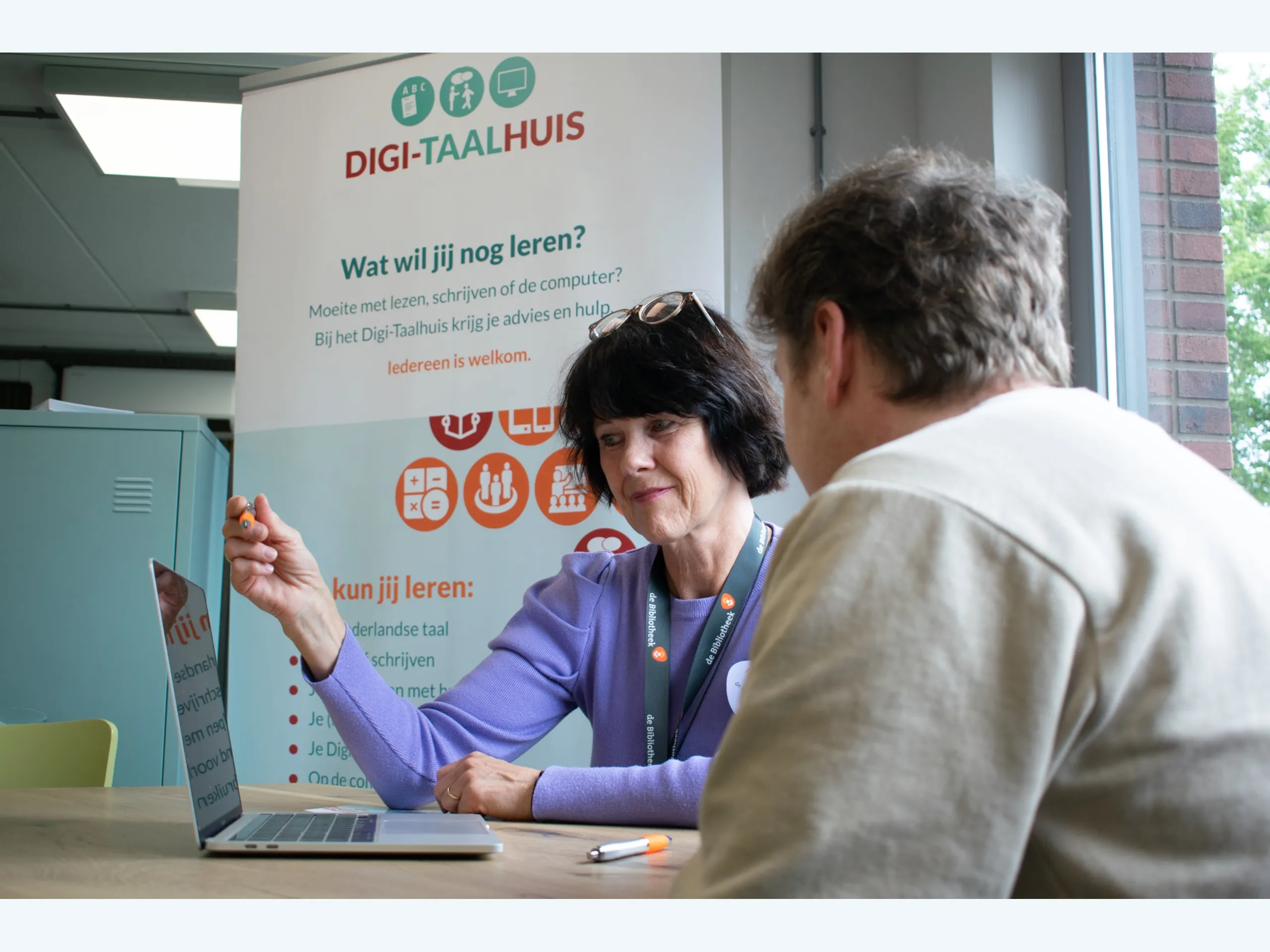 Afbeelding voor activiteit: Digi-Taalhuis | Inloopspreekuur